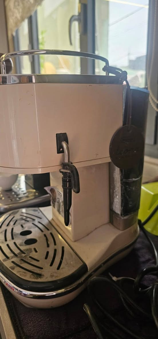 كل عام وانتم بالف خير ..للبيع..
البريفل بيها مشكله مرات تستخلص ومرات لا ومرات قليل ما اعرف بيها تحتاج صيانه او برمجه ما ادري دبتها فطر بسيط ما مأثر والديلونجي شغالات بس كذلك دباتهن فطور ابيعهن هيج على الحطه او ارواسهم مع مكينة احترافيه فول تسوي هواي مشروبات مكاني نجف توصيل ما اكدر تحياتي للجميع


**إذا كنت صاحب هذا الإعلان وتريد حذفه لأي سبب، رجاءا أرسل رسالة إلى الدعم الفني**