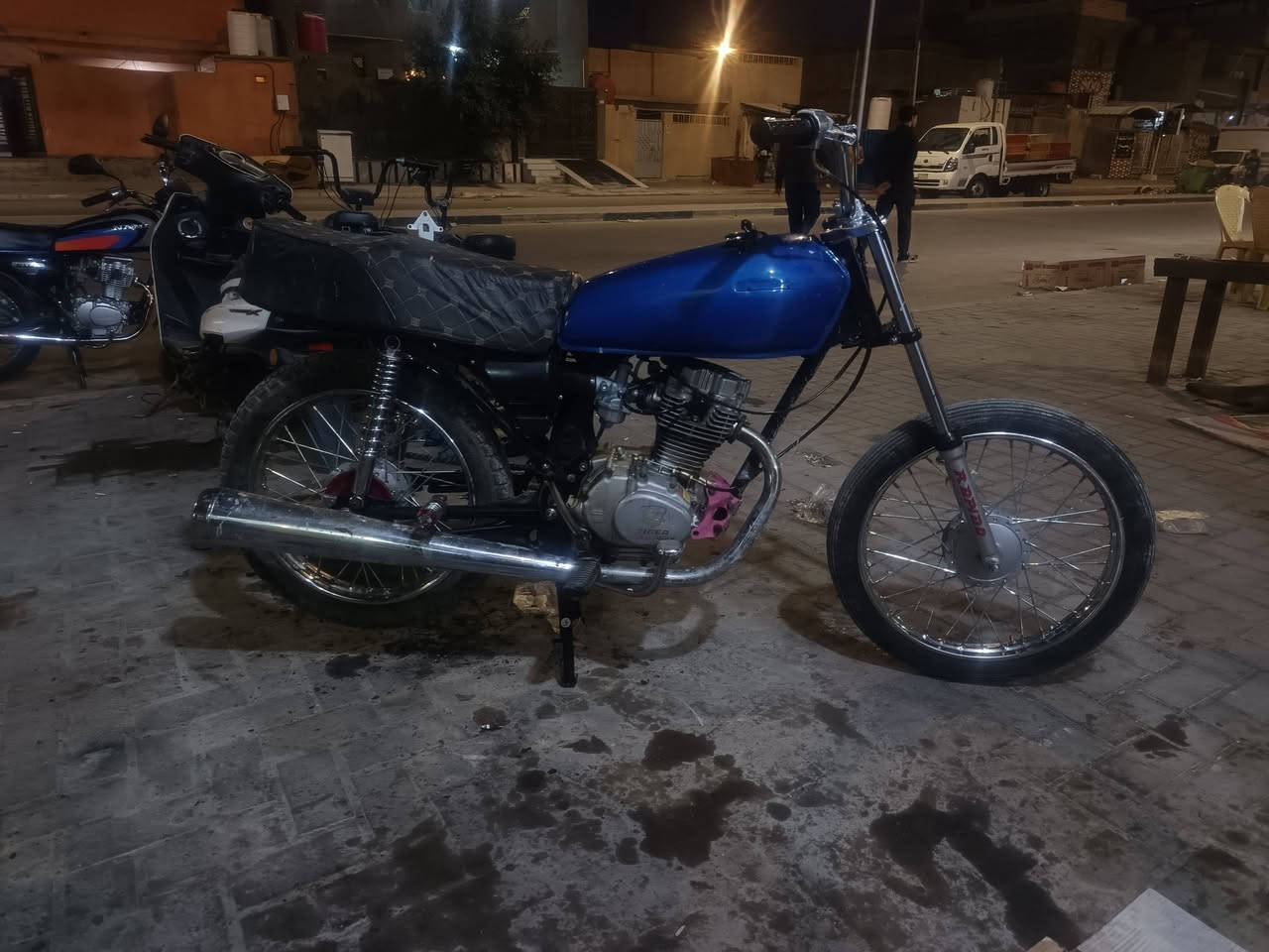 دراجه تعمير من البرغي البرغي كله جديده البارحه كملته مجرد مكينته قديمه البيع محتاج وأريد ابيع لا أكثر ولا اقل تعميرته البارحه شرط كلشي جديد مكاني بصره الحيانيه رقم التليفون ***********
السعر 375 وبيه مجال قليل كلش
