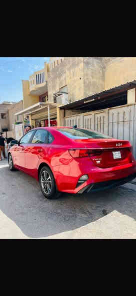 كيا فورتي مديل ٢٤ LXS 
وارد أمريكي بدون رقم منفيس بسمي 
مواصفات نص فول محرك ٢٠٠٠ دوش
بدون ايرباك سيارة ماشية ٣٠٠٠
حادث سيارة تخريب تبديل بيبان ثنين اصلي امريكي نفس الون 
بيها بارد بل جاملغ الأمامي الأيسر صبغ بس الدوسة 
شرط الفحص والسونار 
لغد شاصي محرك كير حدادية كفالة 
مكان سيارة بغداد مدينة الصدر 
***********
