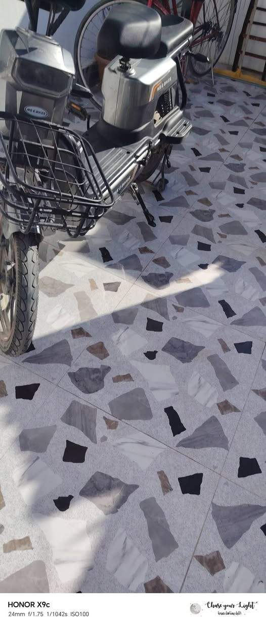 سلام عليكم بيسكلا حجم كبير البيع مستخدم شهرين موديل 2025 بعد زيرو البيع اسعر425 و بي مجال مكاني كركوك او مروس ماطور بس يكون نضيف وهذ رقم ***********
