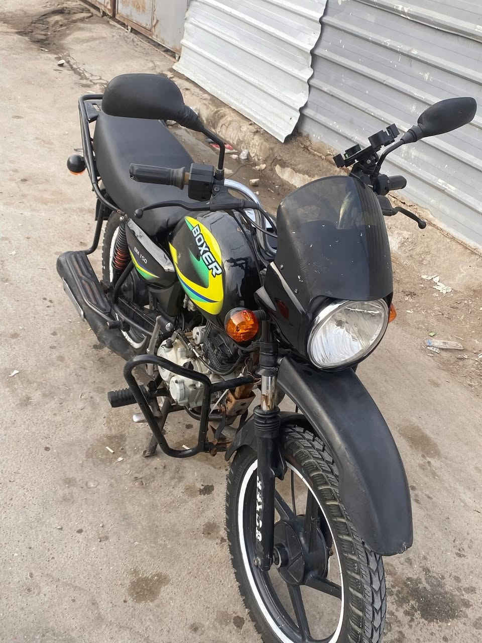 السلام عليكم بوكسر ٢٠٢١ اوراق اصولي
تترقم بيهه نقوصات بسيطه 

رايدهه ب٦٧٥ وبيهه مجال للشراي 

***********

مكاني اعلام او البياع
