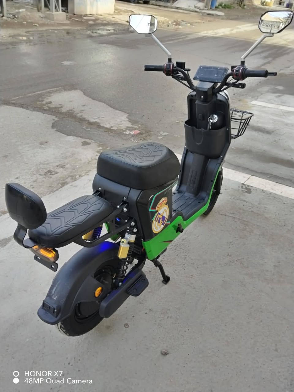 دراجة R9 للبيع نظيفه كهبائياتها كلها شغاله مابيها اي نص كامله غراضها بطارياتها شركة وللي 
السعر : 500 الف و بيها مجال 
العنوان : بغداد الجديده


**إذا كنت صاحب هذا الإعلان وتريد حذفه لأي سبب، رجاءا أرسل رسالة إلى الدعم الفني**