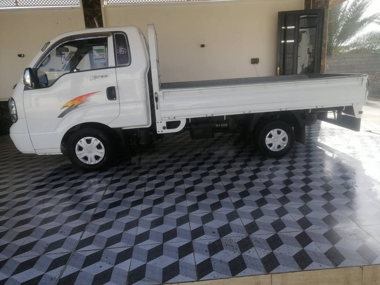 كيه موديل 2010 رقم انبار مكفوله شاصي كير محرك كشر تبريد دوشمه تحويل ثاني يوم المكان رمادي جزيرة البوعساف السعر 100 بيه مجال *********** غير متواجد عل فيسبوك
