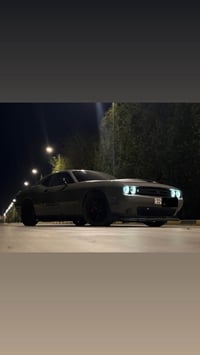للبيع دودج تشالنجر RT موديل: 2019 محرك: HEMI 5.7 V8 لون سمنت مطفي مرتب...