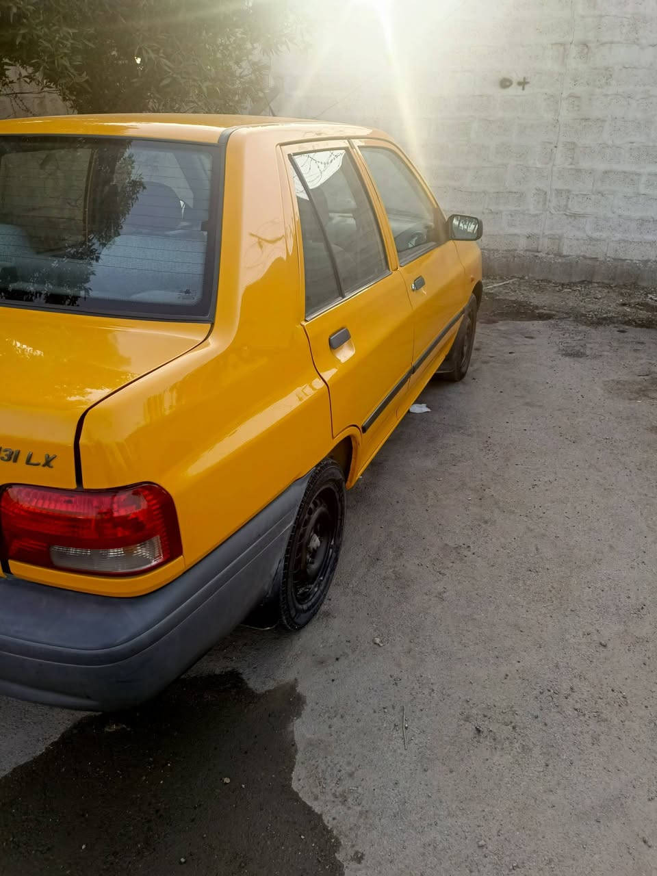 سايبةموديل ٢٠١٨سيارة من الشركة باسمي  بيها طخة بلجاملق الخلفي كما موضح في الصورة  السعر ٤٤ وبيها مجال
الرقم الهاتف  ***********
