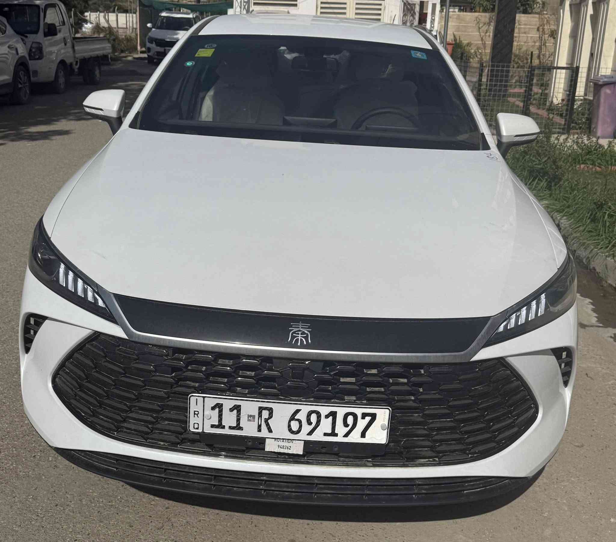 السلام عليكم بيوايدي كن بلاص 2025 للبيع
زيرو ماشية 130 كيلو فقط مرقمة باسمي داخل ابيض شاشة معربة انكليزي وعربي غراضها كاملة مع الارضيات روزلاين 
وياها سونار السيارة

💵 سعرها 19 مليون او 100 نهائي 

مكانها السيدية شارع النخيل 

للاتصال 
***********
