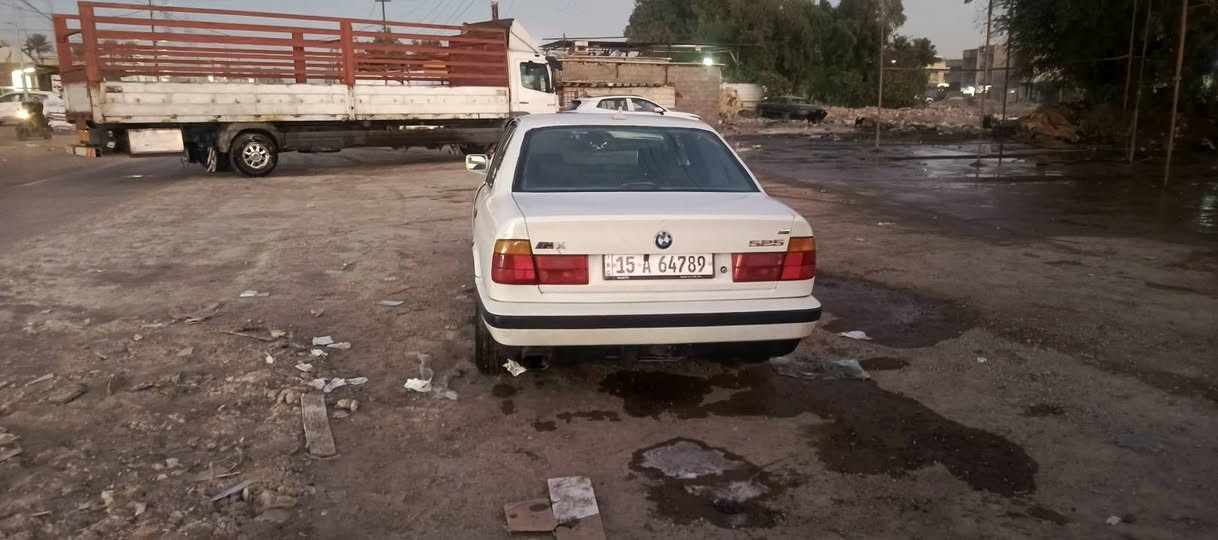 للبيع و مراوس حسب القناعه موديل91 حجم 25 كير عادي محرك مسكر رقم انبار دولي مكان السياره بغداد سعرها 40 وبيها مجال قليل ***********/***********
