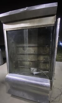 شواية دجاج تأخذ ٤٠ دجاج لبيع مكان بغداد سعر ٢٧٥ ألف 07866606336