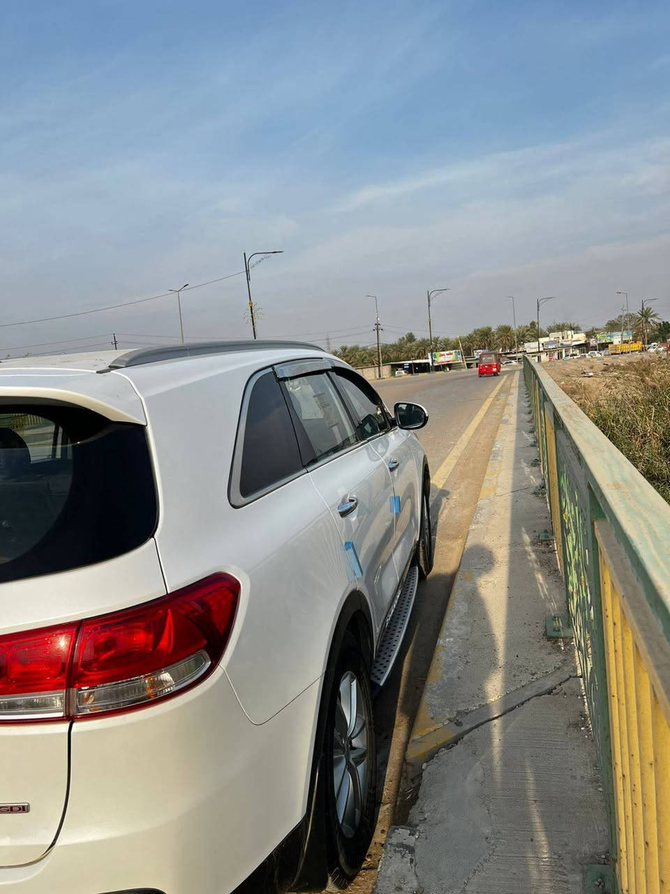 السلام عليكم عندي سورنتو امريكي موديل 16سياره جديده وجاهزه صدر جديد تخم تاير جديد مكينه اربعه سلندر سبعه راكب سياره كلش حلوه وجديده حادثها جاملغ وباب السايق ماشيه 75 بيع او مراوس مكان السياره بغداد السعر 166 لاستفسار اتصل عل رقم ***********
