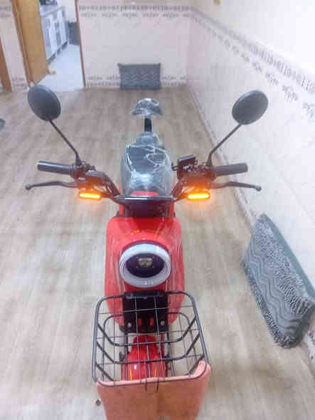 سلام عليكم دراجه شحن بطاريات 32امبير مديل 2025البيع سعر 500وبيهه مجال رقم الهاتف***********
