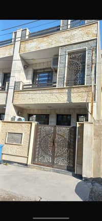 دار للبيع مساحه ١٠٠متر واجه ٥متر الدوره الشرطه قرب المستوصف الصحي والم...