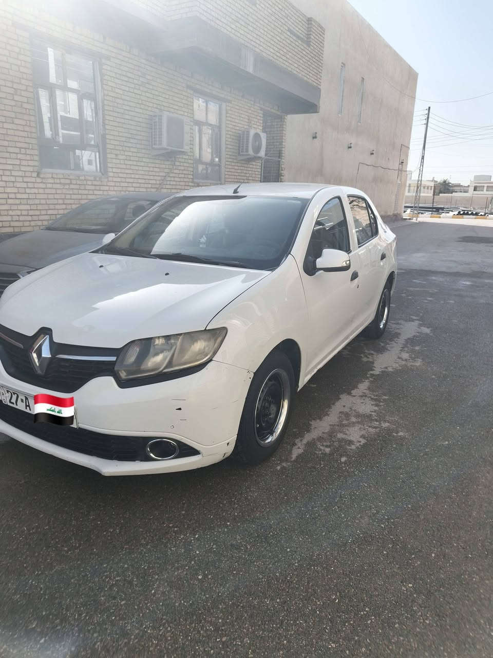 رينو سمبل مديل 2016 مكفولة كفاله عامه لا تبديل ولا صبغ سياره جاهزه محرك وكير وحداديه وتبريد سياره على وضع الشركه جديده كلش شرط أحلى من الصور 
مكانها الناصريه الشموخ 
رقم ***********
سعرها 62 وبيها مجال
