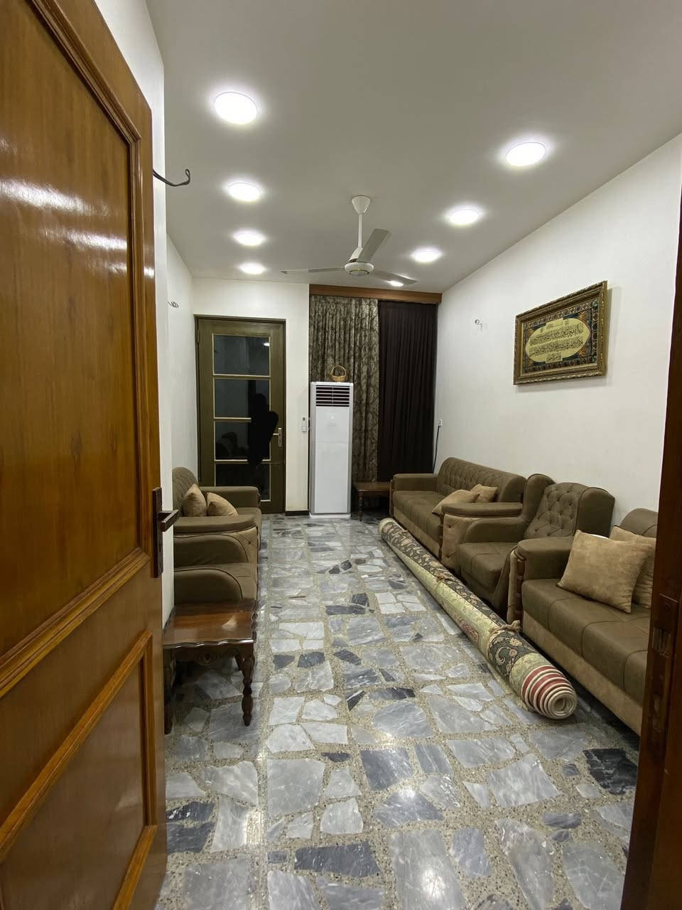 🏠 دار للبيع – حي أور
📍 خلف مستشفى المؤيد

🔹 المساحة: 150 متر

🔹 الواجهة: 6 متر

🔹 النزال: 25 متر

🔹 البناء: سنة 2022

🔹 عدد الغرف: 6 غرف نوم

دار حديثة وبناء مرتب، موقع مميز وقريب من الخدمات 👌

📞 للاستفسار والتفاصيل:

مكتب السند للعقار

0771 811 1251

0774 100 0738
