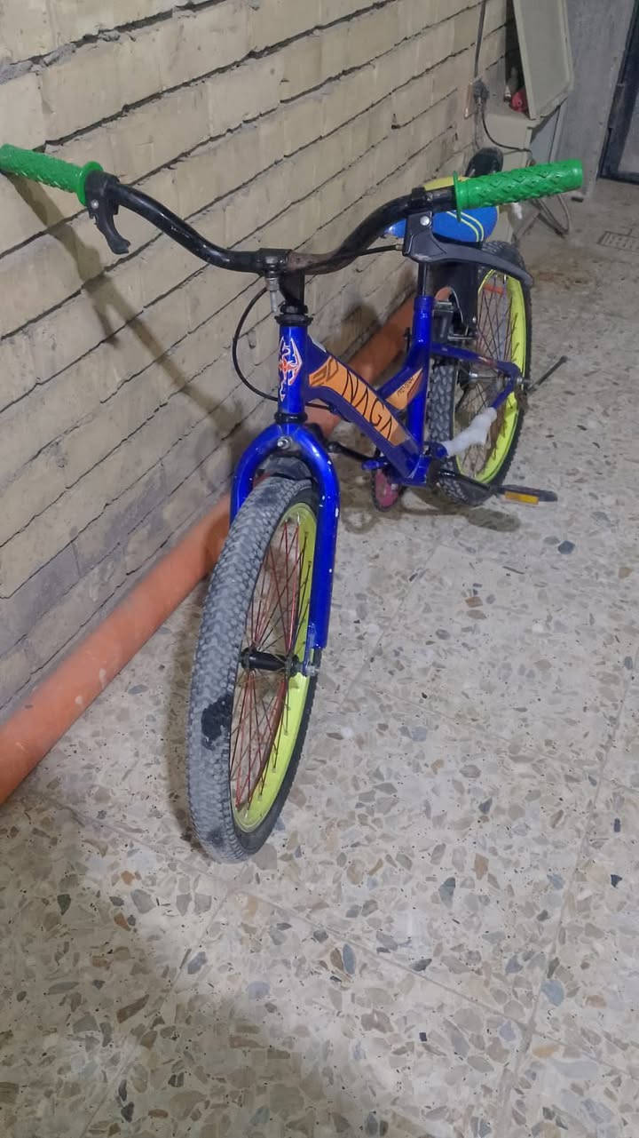 سلام عليكم بسكل لبيع كامل مكمل كليش ما ناقصه حجم ١٨ مكان بغداد بلديات سعر ٣٠ رقم  ***********
