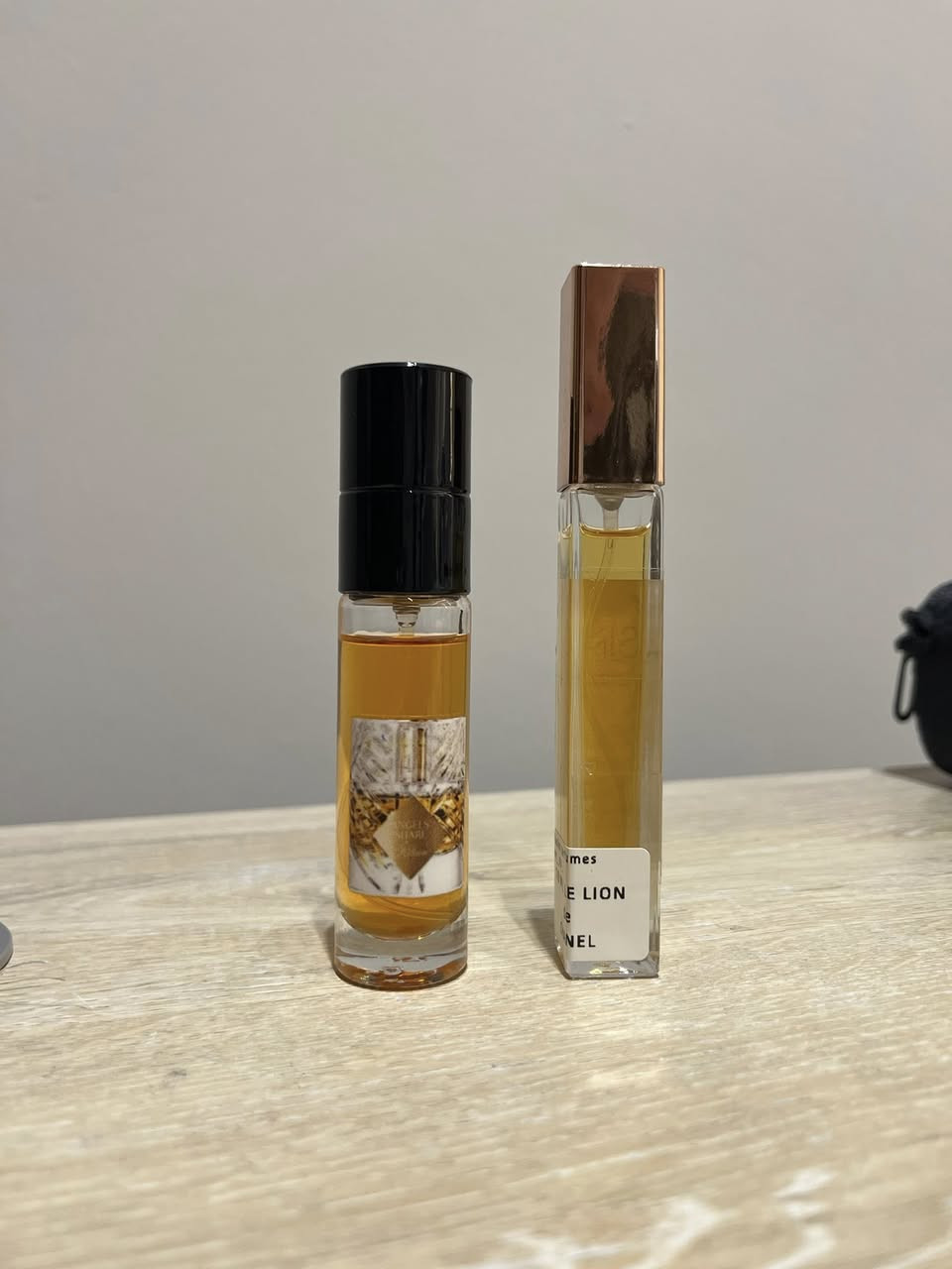 السلام عليكم
ايتاليكا مستخدم 10 مل 
ماستر مع العلبة
السعر ١٠٠$

توبيروزا اكس متبقي ٧٥ مل
ماستر بدون العلبة
السعر ٨٥$

لي ليون ١٠ مل + انجل شير ١٥ مل
السعر ٦٥$


**إذا كنت صاحب هذا الإعلان وتريد حذفه لأي سبب، رجاءا أرسل رسالة إلى الدعم الفني**