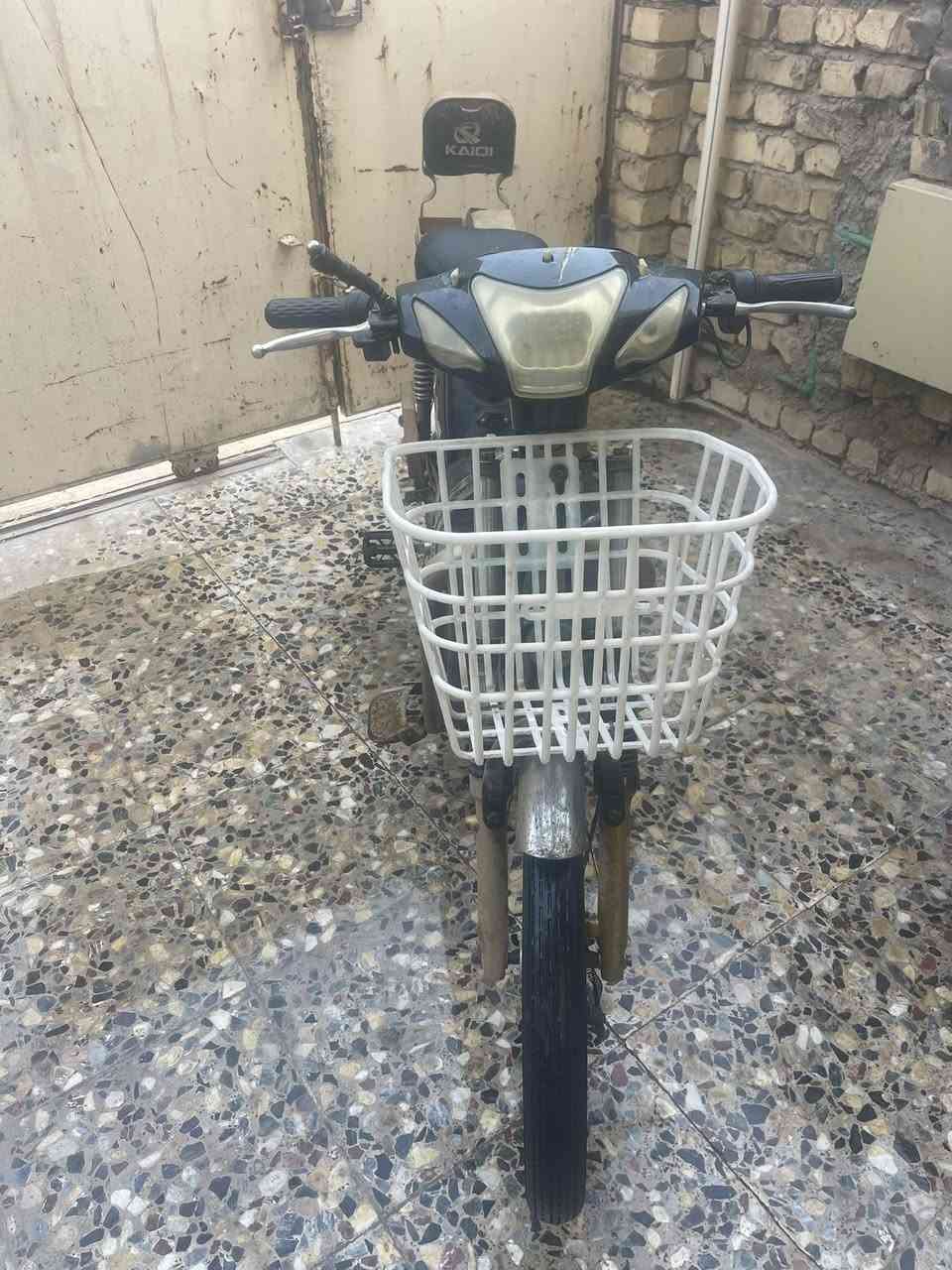 دراجة شحن الاخوين 
للبيع بسعر 150الف 
بيها مجال بسيط
ناقصها فقط بطاريات 
للتواصل ***********
