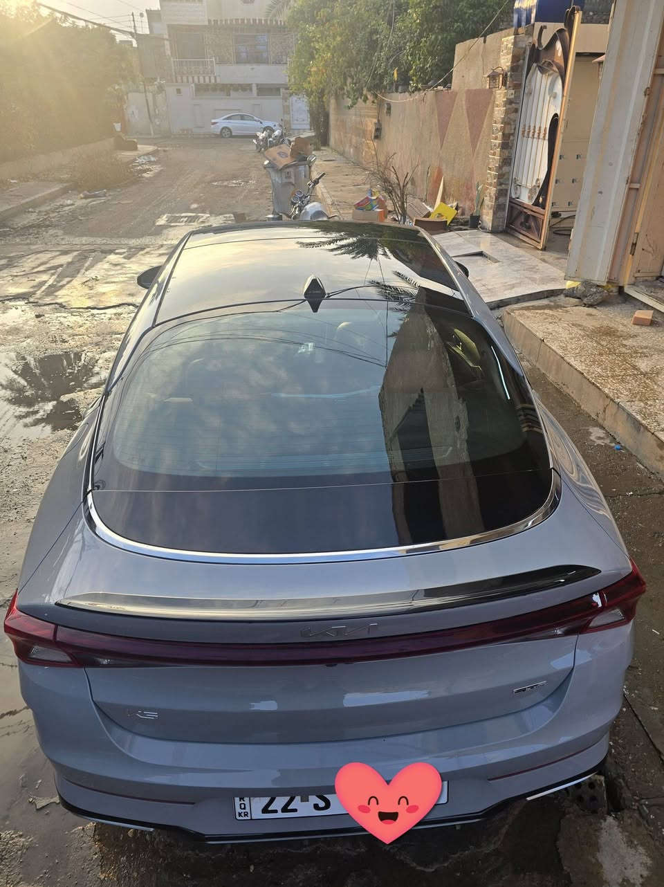 سلام عليكم
كيا K5 GT-Line 2023.
رقم أربيل، باسمي، سنوية وفحص جديد.
اللون: سمنتي.
المحرك: 1.6 تيربو.
المسافة المقطوعة: 45 كم.
المواصفات:
- سقف بانورامي.
- تشغيل عن بعد.
- رادارات أمامية وخلفية وجانبية.
- نظام النقطة العمياء.
- قيادة ذاتية.
- دخول ذكي.
- مثبت سرعة تكيفي (كروز كنترول).
- شاشة عرض كبيرة.
- شحن لاسلكي.
- فرامل يد كهربائية.
- بصمة تشغيل.
- إشارات انعطاف على المرايا الجانبية.
- كاميرا محيطية.
- نظام Auto Hold.
- ترحيب عند فتح الأبواب (إضاءة ترحيبية).
- مقاعد كهربائية.
- داخلية حمراء.
موقع السيارة: صلاح الدين، بلد.
التواصل:***********
السعر 218$
