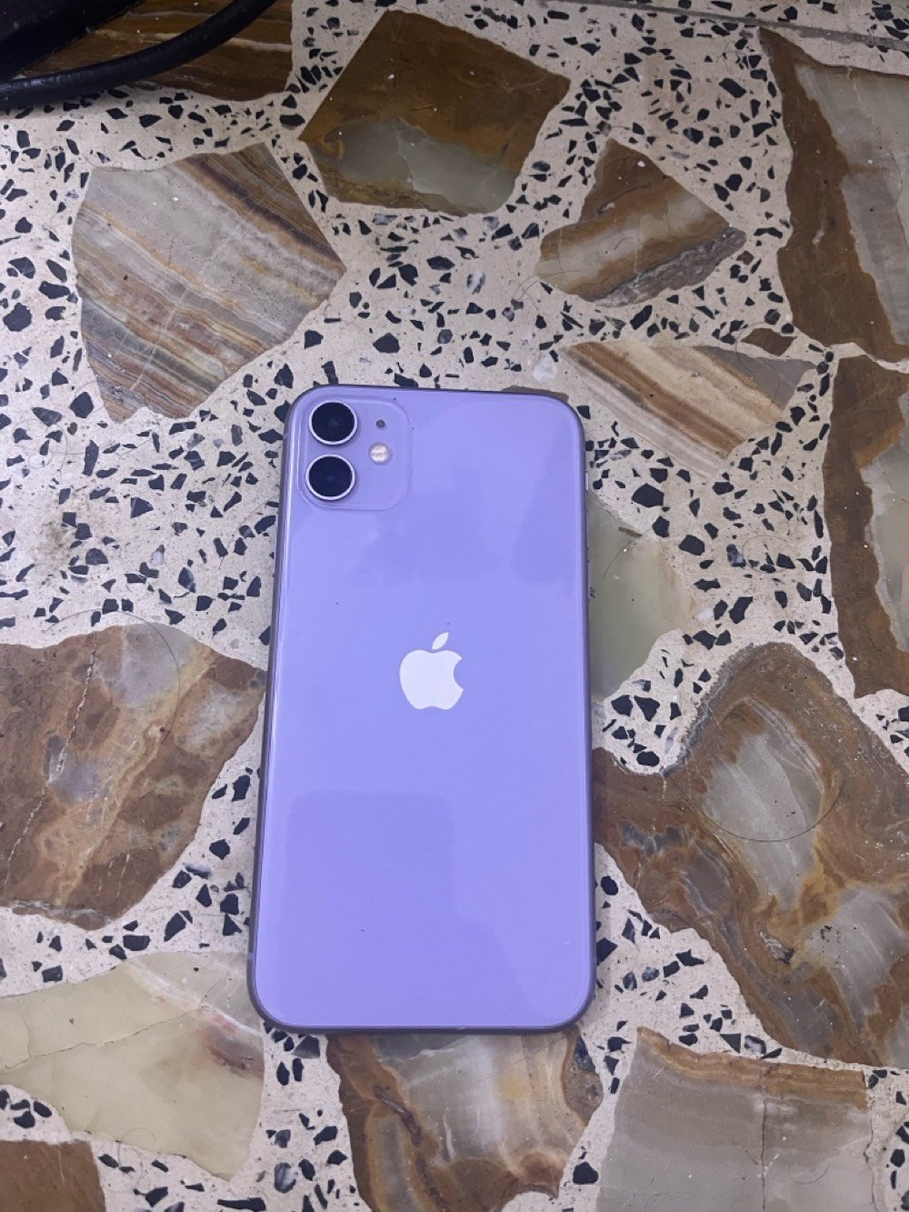 ايفون 11عادي ذاكره128نضافه100‎%‎100مكفول  فقط بطاريه مرفعه94