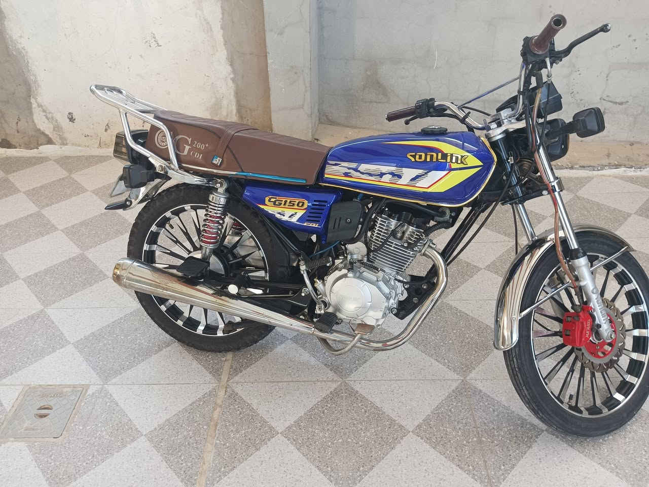 سلام عليكم دراجه سيفان مديل 2024 دراجه نضيف السعر 650 وبيه مجال مكان الدراجه صراجق وهاذه رقمي ***********
