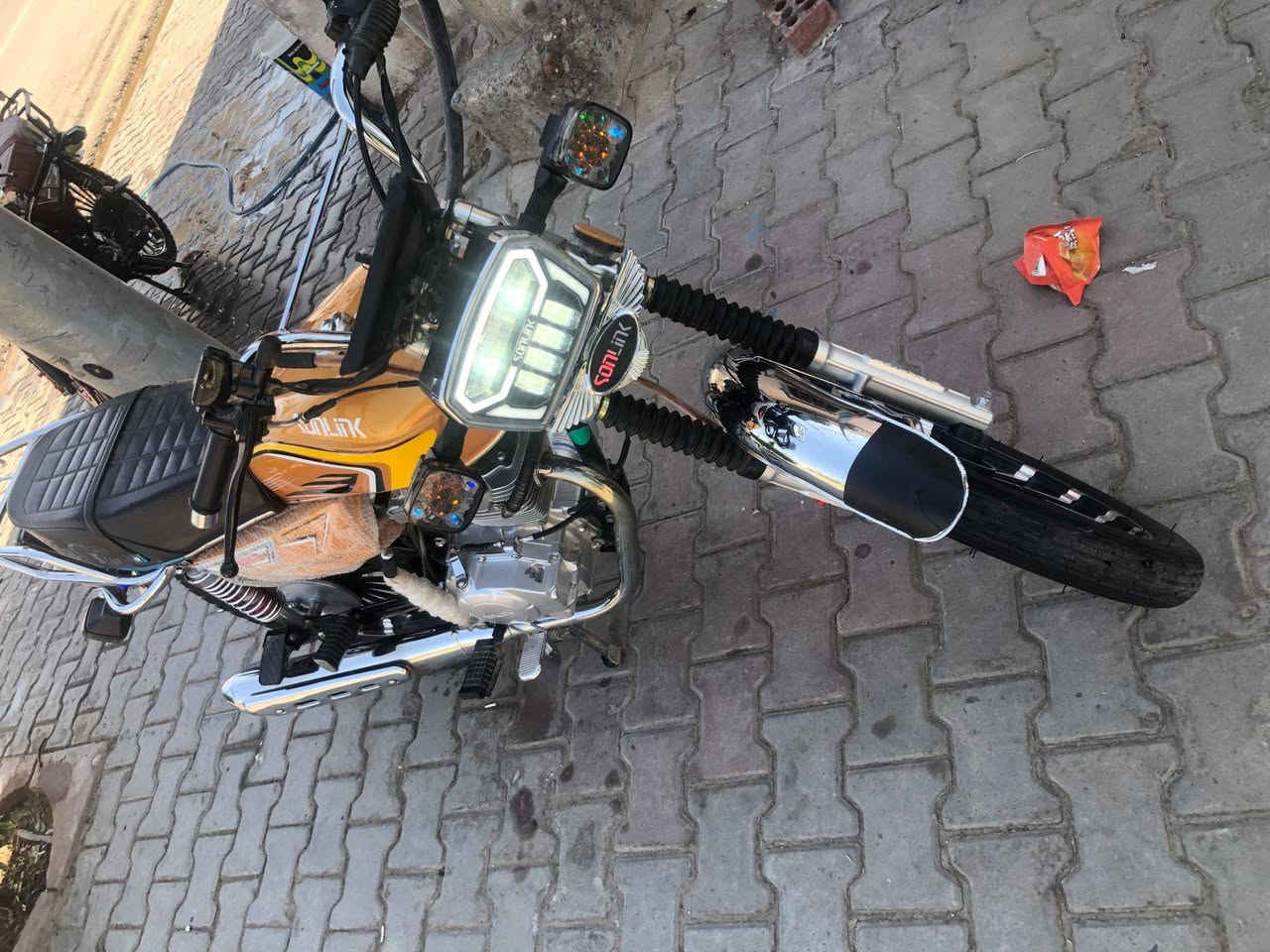 سلام عليكم ماطور سونك للبيع موديل٢٥ محرك ١٥٠ماطور نضيف مابي اي نقص غير بس الشاشه مكسوره مثل ماموضح امامكم النضافه العنوان صلاح الدين بيجي حي العصري ***********
