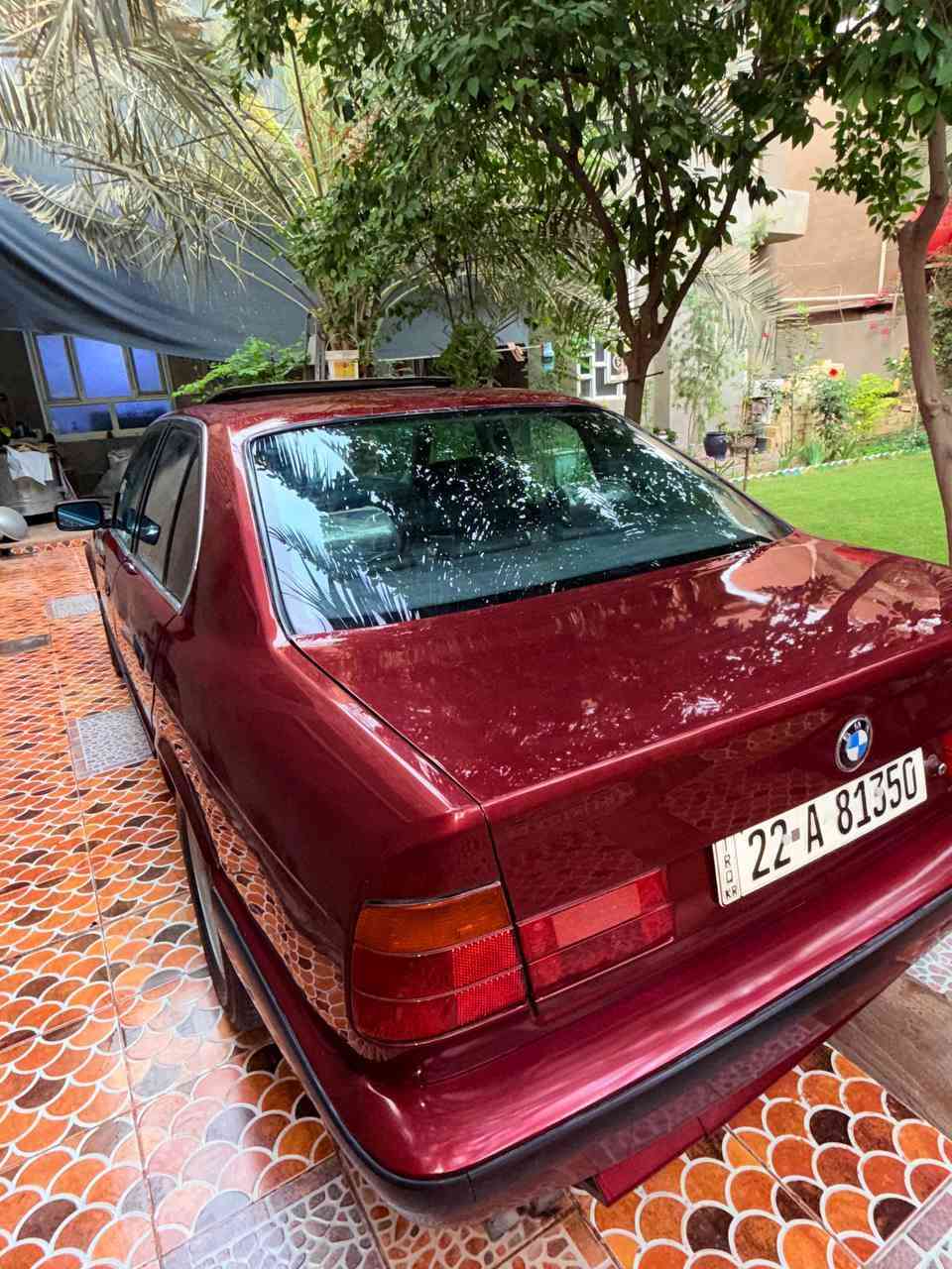 السلام عليكم 
من رخصه الادمن
BMW للبيع 
موديل 1991 
رقم اربيل الدولي 
شرط التحويل او الوكاله 
هزه جديده 
كير مكينه شرط 
تبريد قطعتين ثلج 
غرفه جديده من لدشبول للدشبول 
مصبوغه عام للجماليه صار شهرين 
السياره متعوب عليها هواي 
دعاميه اماميه خلفيه M 
ويل خليه 
الكهربائيات كامله 
السعر 85 وبيها مجال للشراي 
المكان بابل الحمزة الغربي المدحتيه 
بلحقيقه احلى من الصور 
***********
***********

