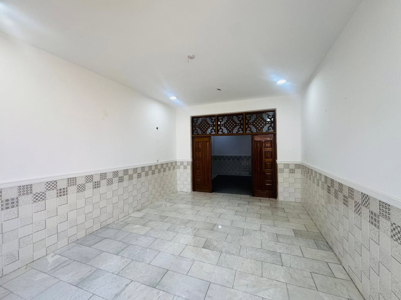 🏠دار للبيــــــــــع
بنـــــــــاء حـــديـــــث فـٓــــــارغ 

🌏فـٓــــي شــــــــارع 80 محيــــــــزم 4 قريب من الشارع العام

________________

المساحـــــة // 200م #طابـــو #مــــلك #صـــرف 

الواجهـــــــة //10م

النـــــــــــزال //20م

________________

🏗️🧱#الطابــــــــــــــق #الأرضـــــــــــــي

غرفه وصالــــــــــة وهـــــــــــول ومطبـــــــخ ومجمــــــــــع صحيــــــــــات داخلـــــــــي وخارجـــــــــي وگـــــــــــراج ...

🏗️🧱#الطابــــــــــــــق #الثانــــــــــــــــي

غرفتيــــــــــن وهـــــــــــول ومجمــــــــــع صحيـــــــــــات ... 

________________💲

للأستفســـــــار عــــــن السعــــــــر يرجـــــــىٰ تـــــــرگ تعليـــــق (السعـــــــــر) #وسيتــــــم #الـــــرد #خــــاص 

________________💲

#مكتـــــــــب

            🏗️🧱أمــــــــلاك بابــــــــل للعقـــــــار🧱🏗️

#الكائــــــــــن

🌏شارع_الكرامة_قرب_الضريبة_مقابل_التخطيط_العمراني

***********

         ***********📞☎️📞***********

                         

_____________________________________________

