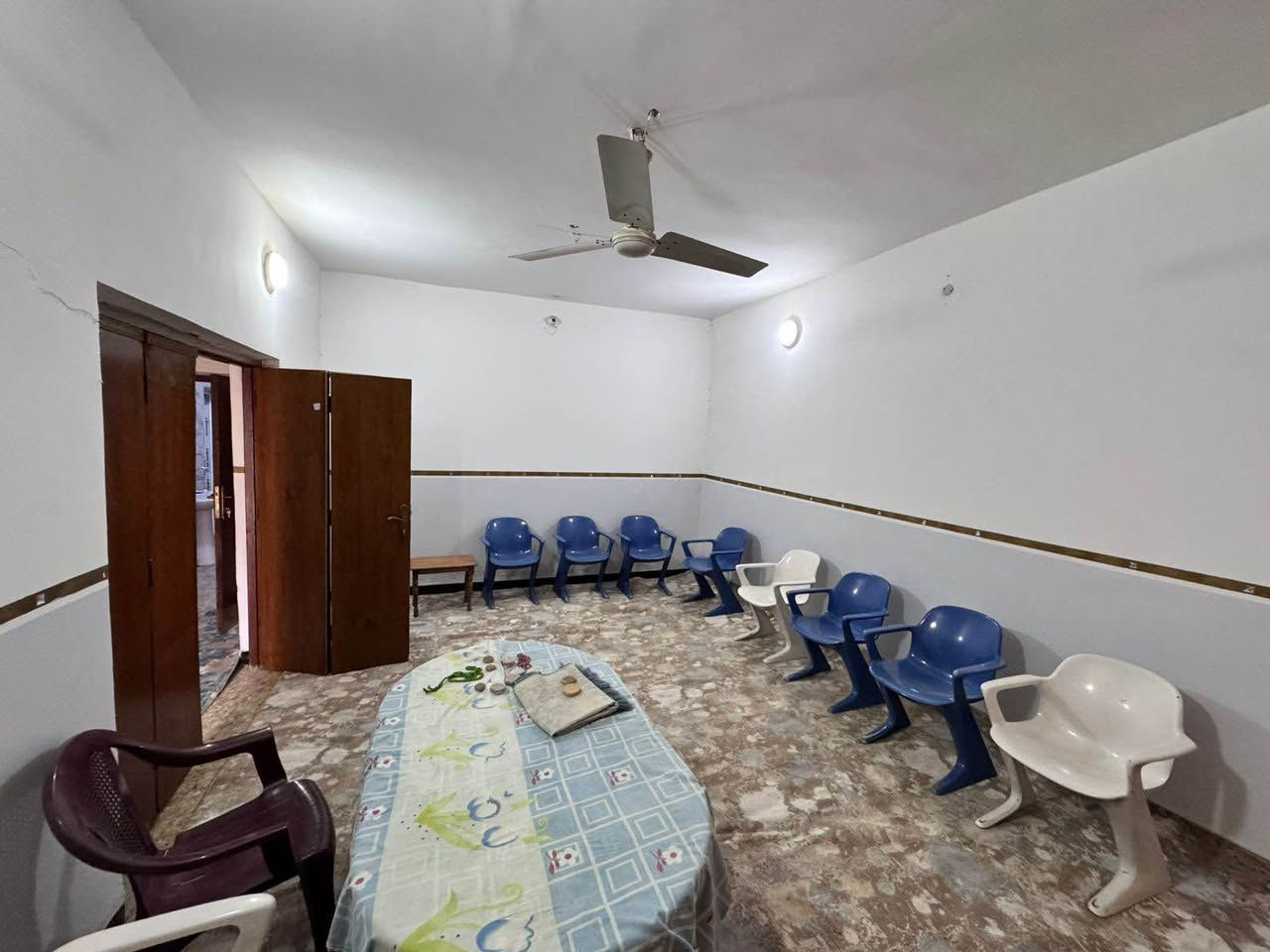 سلام عليكم بيت للبيع الشعله شارع سيد شناوه اول فرع على يمين قطاع 10 مساحة 160 مسلح طابيق عدد الغرف 5 هول استقبال 3حمامات مطبخ كراج رقم للاستفسار
:
 ***********
*********** بغداد, العراق
