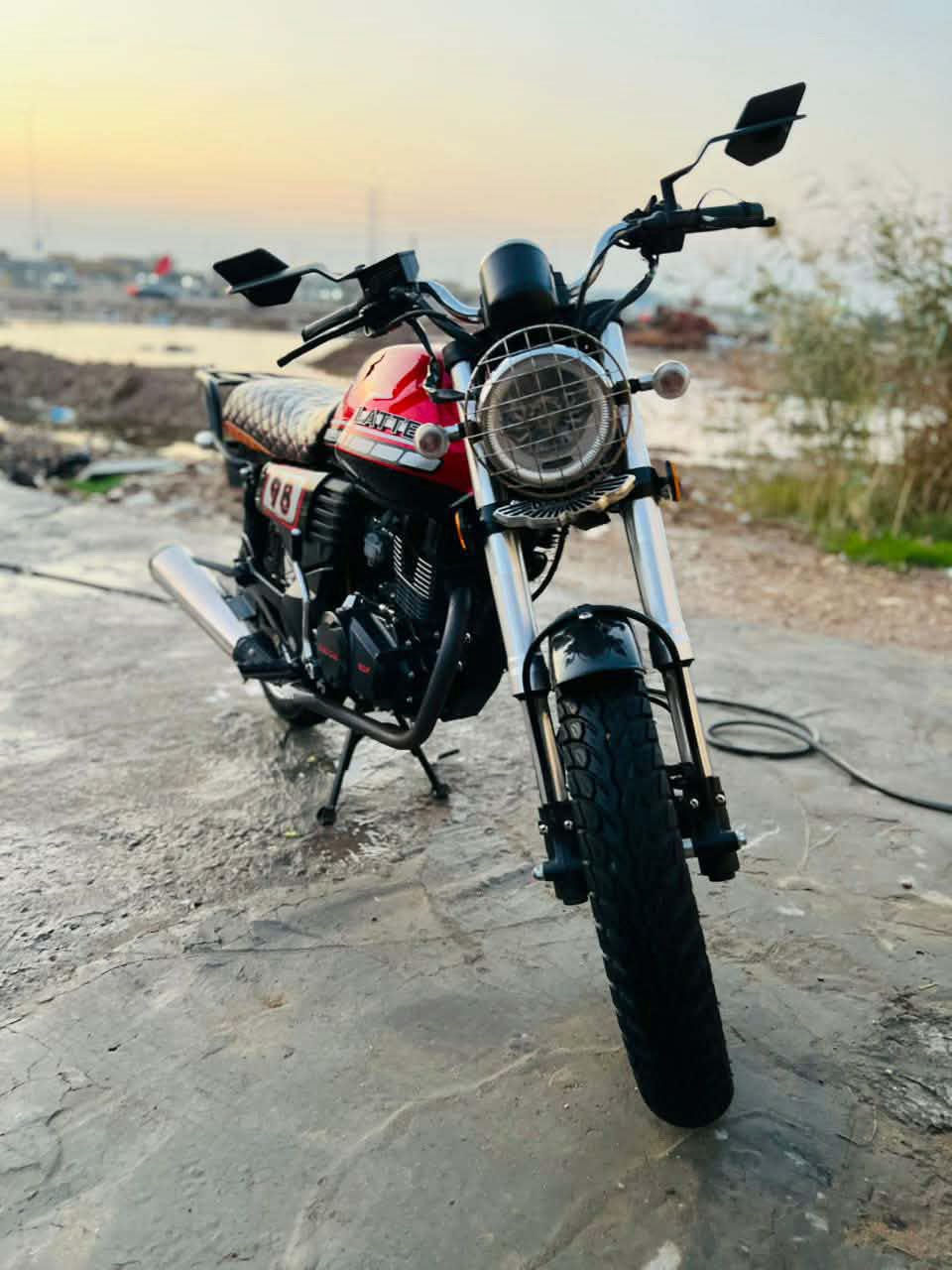 دايوان  لاتي موديل ٢٠٢٣ 
دراجه نضيفه ما ماشيه 
مكفوله كفاله عامه 
الدراجه أوراق اصولي
مكان الناصريه قلعه سكر 
***********
