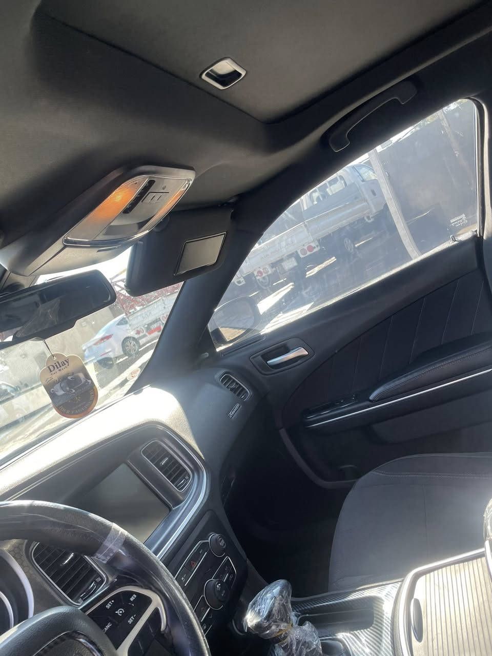 بيع او مراوس برام جارجر  كلين  ٢٠١٥ بيه  دعجه  اصبع بالجاملغ الامامي. وشخص اربع اسابع بالباب الخلفي كفاله من فتح تبديل صبغ اس اكس فتحه تنته اربيل باسمي. ماشيه اقل من ١٤٠ الف كيلو  
مراوس برام. او بيع 
*********** 
١٨٥ $
