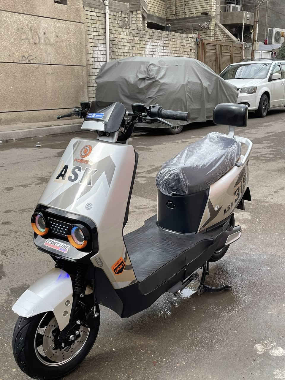 السلام عليكم دارجة 318
2025 
6 بطاريات جدد
قفل ستيرن 
انذار سرقه 
لايت عالي ناصي 
منفذ يوسبي 
تشغيل كارت 
السعر 440وبيها مجال 
العنوان بغداد بلديات 
الرقم *********** مستعجل على بيع
