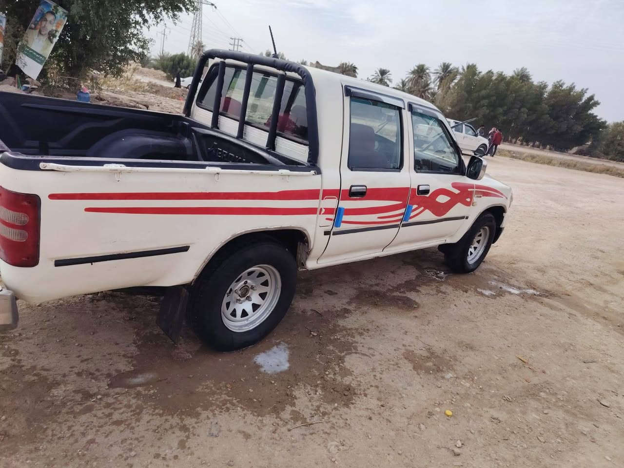 سلام عليكم للبيع بيكم دير موديل 2006رقم قادسيه سنويه جديده مكفوله كفاله عامه سياره جديده كلش سعر ٤٥وبيها مجال مكان سياره الديوانيه ***********
