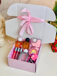 بكج مكياج • عطور • حمر