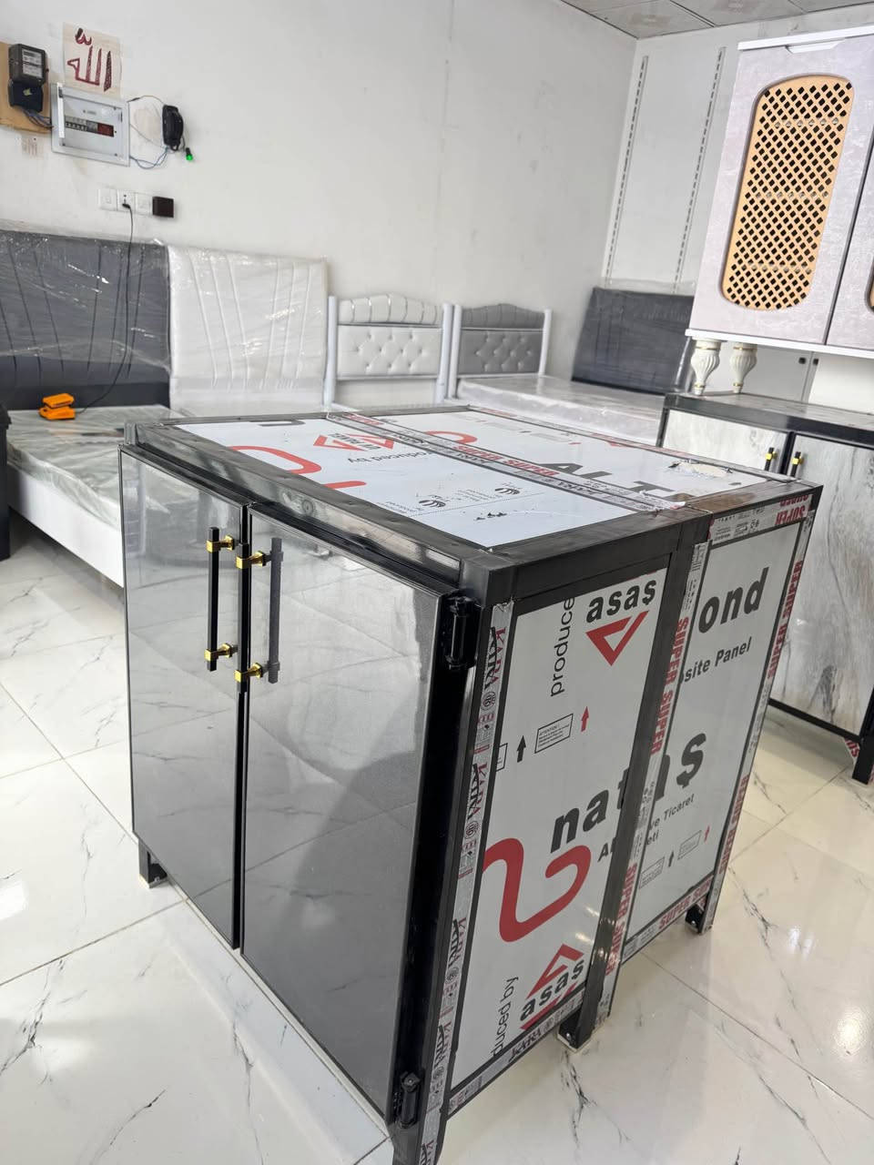 وصول واجب جديد من سرير نفر واحد خشب و حديد و جزام المنيوم و خشب بالوان مختلف و كنتور ٣ باب و ٢ باب بلون بريس ضمان ٥ سنوات
تخفيض اسعاره عرض اسعاره قنبله🔥🔥🔥
رقم موبايل ***********
يتوفر توصيل الى جميع مناطق كركوك كركوك, العراق
