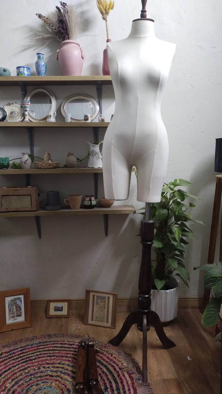 ملكانه نسائي خشب جديد***********بغداد فقط ماكو توصيل اخوان
