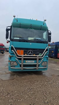 مارسدس اكتروز • ٤٢ طن • ٢٠٠٦