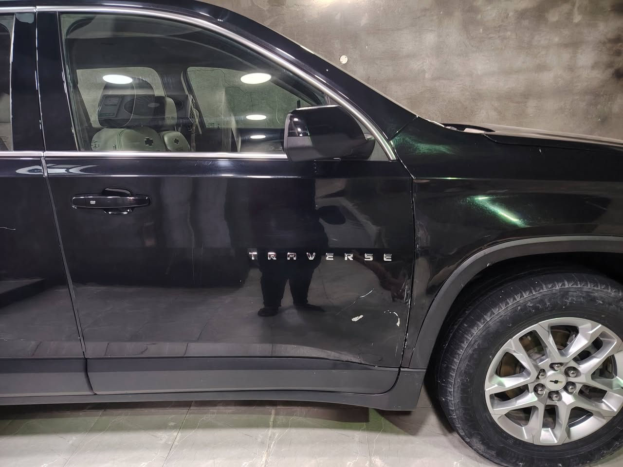 سلام عليكم سياره للبيع ترافلس مديل ٢٠٢١ وارد أمريكي حادث سياره جملغ عبري و بنيد ايرباك سليم فئهLS سياره مال بيت بيه بعض ملاحضات يحتاجله ولف حماوه وكلوب جيك انجن مشتغل لان فيشه مال حساس لكزوز مشيول سعر ٢٢٠ وبيه مجال للشراء سياره بسمي شرط تحويل ثاني يوم سنويه تنتهي ٢٠٢٨    الاتصال ***********
