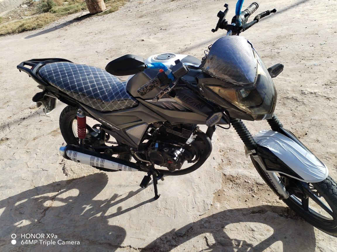 السلام عليكم ورحمة الله وبركاته
دراجة ليڤان للبيع فقط
موديل 17 مشدودة بالـ19
مسجل تحويل ثاني يوم
تايرات جديد، كهربائيات شغالة كلهن ونشاطة فول 
سعر بواحد وربع(1،250) وبي مجال  مكاني الرمادي 7كيلو
اتصل وبيك خير وتدلل ***********
