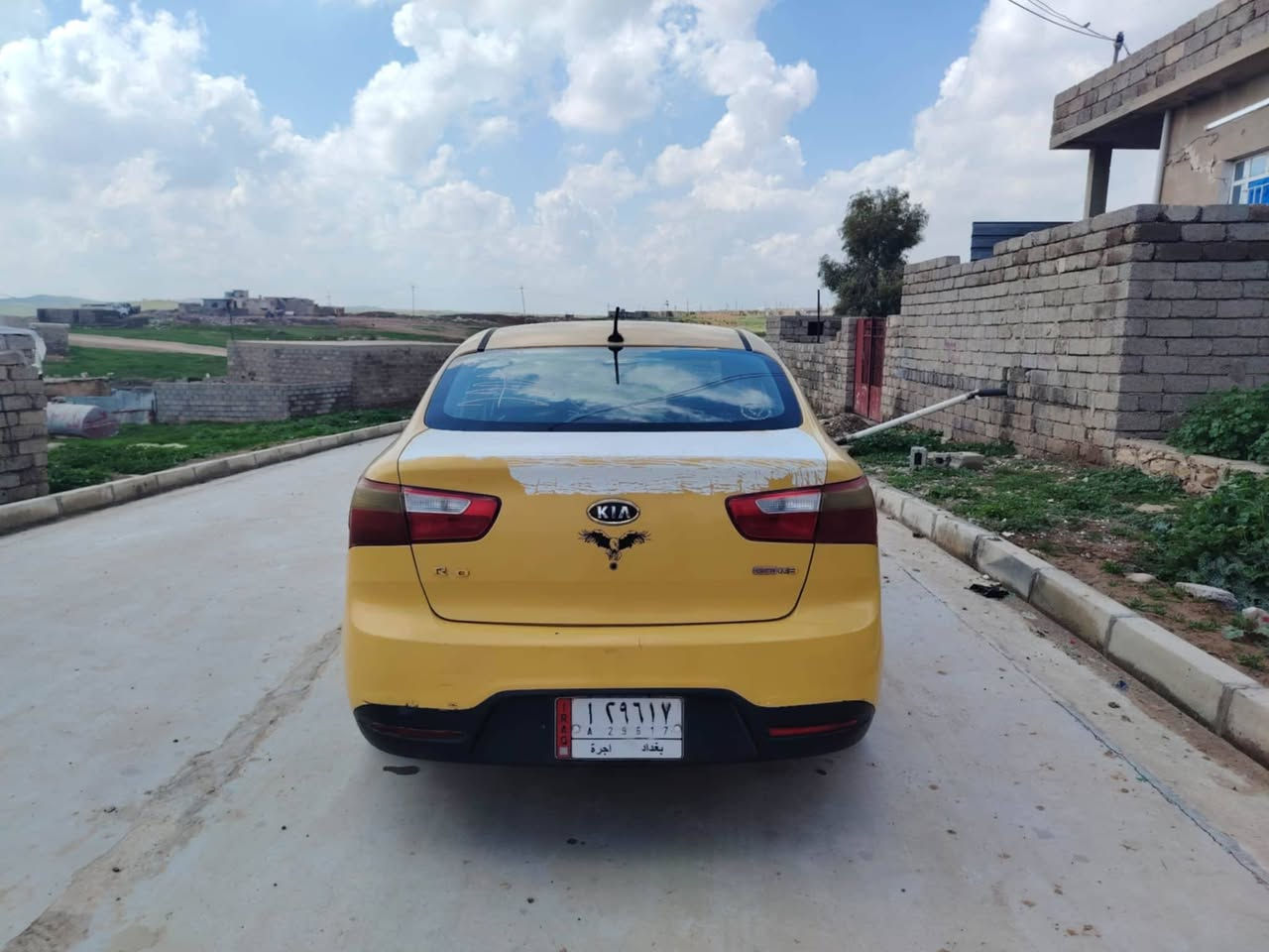 كيا ريو مغولي لبيع او ومراوس اكسن دبدوب كير محرك شرط جي دي اي ١٦ مال كصه جديد والكشر عل فحص بيها معجون جاملق الخلفي دواخل شرط كاربون بنزين بيها
*********** مكلف بل نشر تصل عل صاحبها مكان حي المامون
