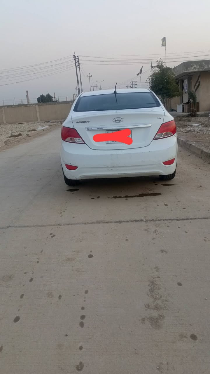 السلام عليكم اكسنت خليجي
محرك 1600
2016
مكفوله من الصبغ وكير ومحرك
تحكم ستيرن 
فتحه 
شاشه 
كامره دوار 
السيارة بيه بارد مئشر عليه في الصوره 
رقم قادسيه بسمي تحويل ثاني يوم المكان ديوانية قضاء عفك 
السعر 118 وبيه مجال حك الجيه 
التواصل على واتساب او على الرقم ***********
