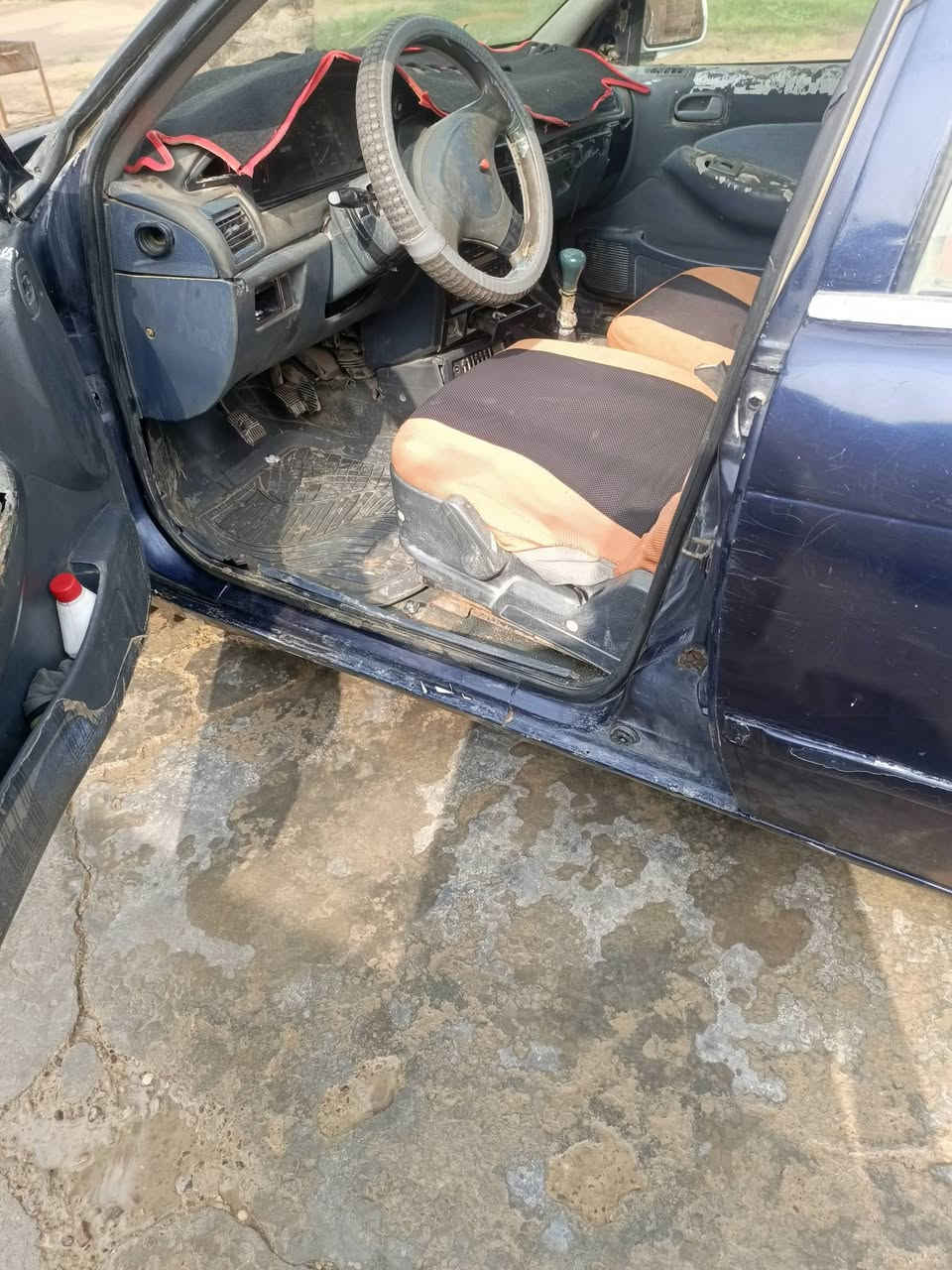 السلام عليكم ورحمة الله وبركاته  سيفيه للبيع موديل 93سياره خير من الله 
سنويه نافذه السعر 25وبيها مجال اي ستفسار عل رقم***********
