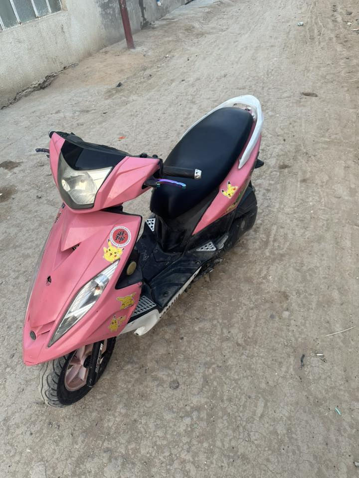 جيتي ار للبيع  دراجه  نضيفه مكينه ما مفتوحه  650وبيها مجال ***********
