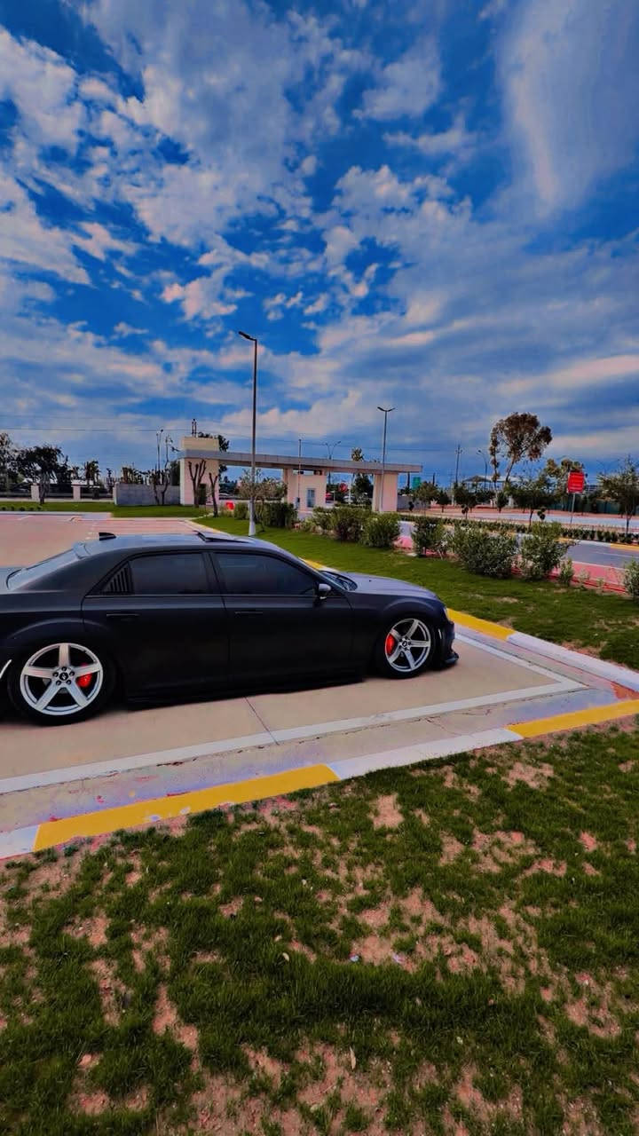 Chrysler V6 2016

حادثها جاملغين وبنيد صور الحادث موجوده  
وبيها باب الصدر بلعراق نصبغ عندي
السياره   
فول مواصفات 
بونراما 
كشنات حضن 
مقاعد كهرباء
تدفئه الكشنات الاماميه وستيرن
رادار جانبي اشاره ترحيب تدفئه مري
سستم سماعات b+ دمام بلادي بصندوك
الاضافات الي على السياره 
جكات كاتباك s2 1500$ 
سقف روز متغير ع تليفون 260 حركه200$
بك لايت متغير يم ياسر سبارك  600$
داخل متغير بيبان ودشبول 200$
عليها مروحه دبل srt 200$
عدسه +لد امامي متغير 300$
منضومه زنون 400 ضمانهن سنتين 
لحيه ودوسات ودفيوزر وشفقه خلفيه وسكوبات  وشفتات 
ستيرن وفجوج برمبو 
داش كام 3 كامرات خلفي وداخلي وامامي 
وياله نجمه 400$
عليها دركه فورجت rbm سعرها 950 الف 
ضوئي 
البنيد تغليف فوركت 100$ 
السياره مغلفه فابلون طافي 700$ 
وفديو قبل التغليف موجود 
السياره رقم بغداد بأسمي 
اخوان سعرها 215  بيها مجال قليل ولحد يقارنها ب غيرها  بيع او مراوس بجارجر v8   
مكاني بغداد ***********
(السياره عليها سستم سماعات ومضخم وامبلي فاير  ينشال من السياره بلبيع سعر السستم 27 ورقه)
