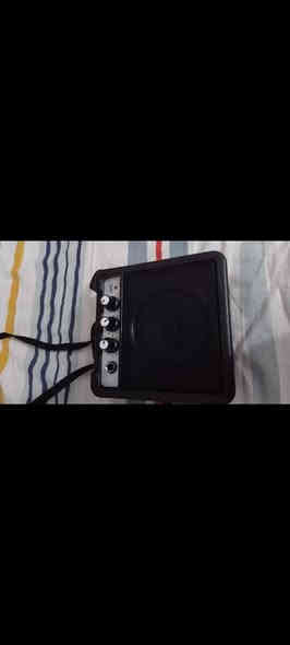 كيتار زيف للبيع مده استخدامه فقط 4 ايام
وياه امبي فاير مني و جنطه وكيبو وريشه 
السعر:150 الف قفل
بعده حتى باللزكات الكيتار
عنواني بغداد 
رقمي:***********
