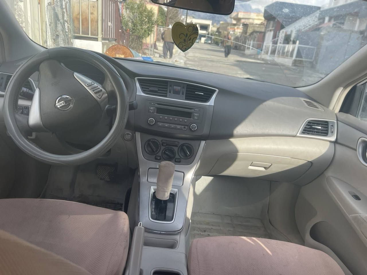 نیسان سێنترا 2015
سەنەوی و ژینگەی تا ٢٠٢٧ 
یەک پەڵە بۆیاغی نیە 
بیلاد بەسمەو باڵ و ویلە
١٢٠ هەزار ڕۆشتوە 

سـعـر : لە کۆمێنت داوابکە ڕاستەوخۆ بۆت دێت 📥 

گێر و مەکیەنەی بەشەرت 
هیچ کێشەیەکی تێدا نییە 

ژمارەی خاوەنەکەی 
***********
***********
