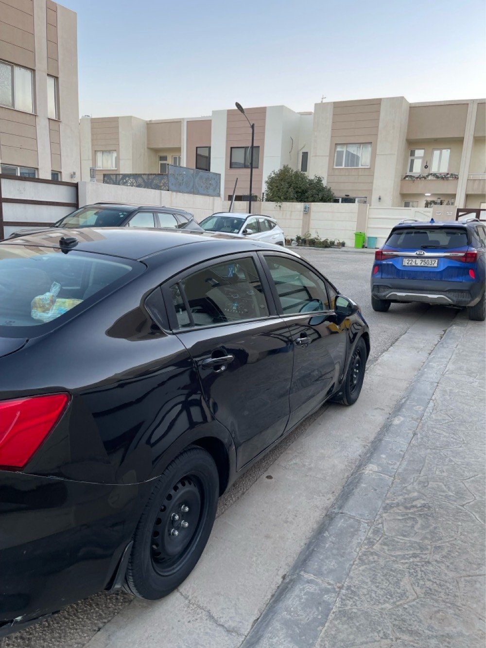 السلام عليكم  للبيع كيا ريو موديل ٢٠١٧ 

السعر ٨٥ وبيها مجال قليل 

رقم اربيل مكينه ١٦٠٠ بيها بداية تبخير

كير 6 نمر رياضي

تحكمات استيرن +حساسات خلفية 

شاشة كبيرة +نظام أيكو 

حادثها ٤ قطع صبغ فقط مو تبديل 

للاستفسار ‭٠٧٧٧ ٩٩٣ ٩١٧٤‬