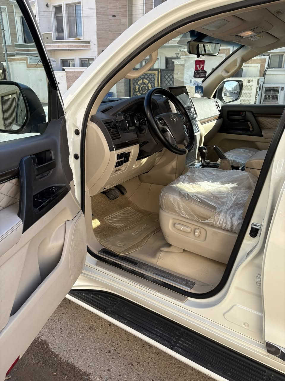 🚗 للبيع: تويوتا لاند كروز 2021
📍 مكان السيارة: الأنبار / الفلوجة
📞 للتواصل: ***********
💰 السعر: 495 ورقة – قابل للتفاوض
📊 المسافة المقطوعة: 140000 كيلومتر
🛠️ المحرك: 6 سلندر – 4000cc

⚠️ أضرار السيارة:
• وارد خليجي
• خدوش متفرقة فقط
• مكفولة من الحادث

📌 تفاصيل إضافية:
• رقم السيارة: أربيل الدولي الجديد
• باسم المالك تحويل مباشر
• لون السيارة: أبيض
