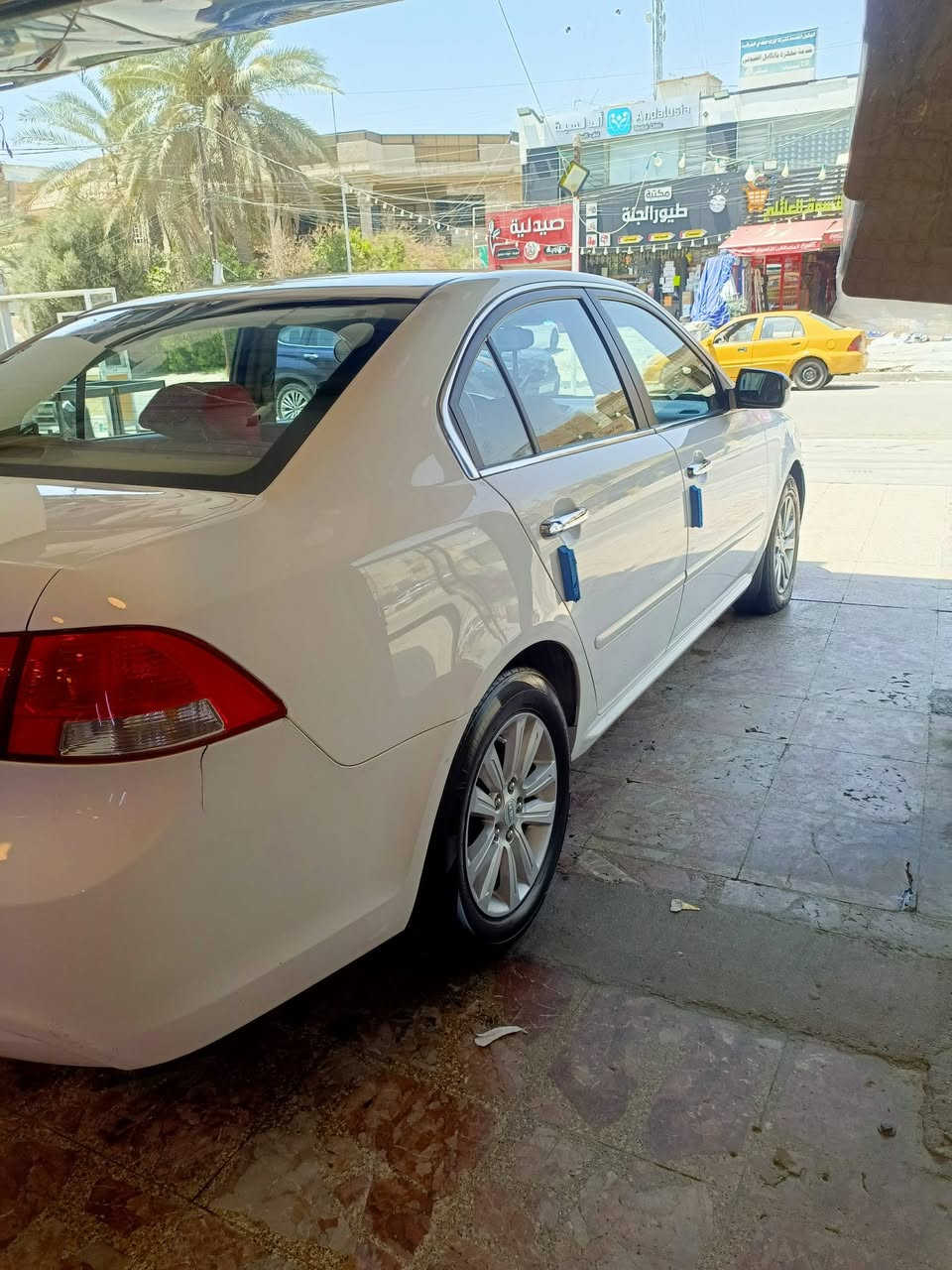 سلام عليكم اوبتمه للبيع
موديل 2010
محرك 2000دوش 
سياره جاهزه من كلشي 
خليجي 
داخل بيجي 
اشاير بل مريي مريي كهرباء 
فتحه نص فول تحكم ستيرن 
سونار كدامك بيه بس رش بدون اي ضرر 
وبيه رصعتين مال شارع 
سياره عله ايد واحده تجي وتشوف بعينك 
سعر خابر وتعرفه لين اكو عالم حشه سامع متعرف سعره تكسر بيه ***********
