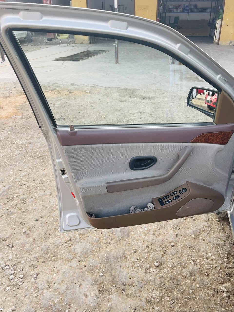 للبيع سمند 2012 رصاصي
سياره ع وضع شركه كل شغال 
رقم قادسية انكليزي
السعر 47 وبيها مجال 
***********
