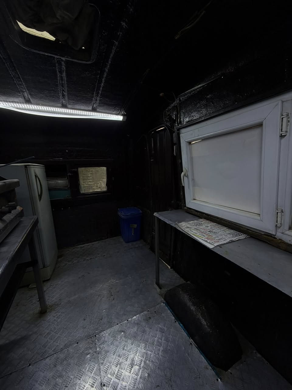 السلام عليكم
مطعم للبيع مع كافه الملحقات 
المطعم متنقل ويا غراض خير من الله 
قلايه گريل ثلاجه مبرده وغراض نواعم بعد هواي 
السعر مليونين وبي مجال  
العنوان بغداد حي العامل 
***********
