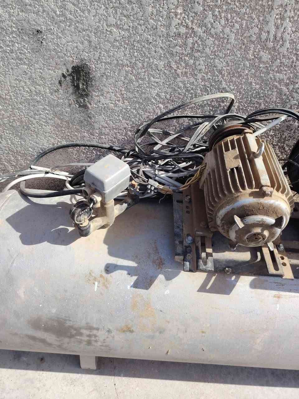 السلام عليكم  تاروسه  البيع  فرنسي  تريفيز  جاهز  الشقال      ***********
